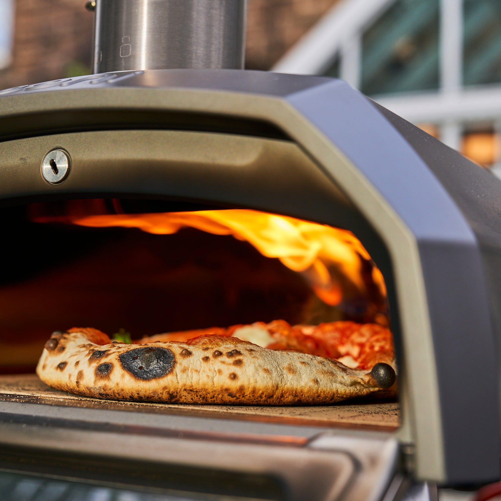 Ooni Karu 2 Multi-Fuel Pizza Oven